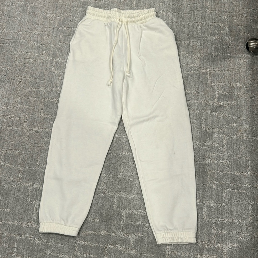 Zara white sweatpants, lightly worn!